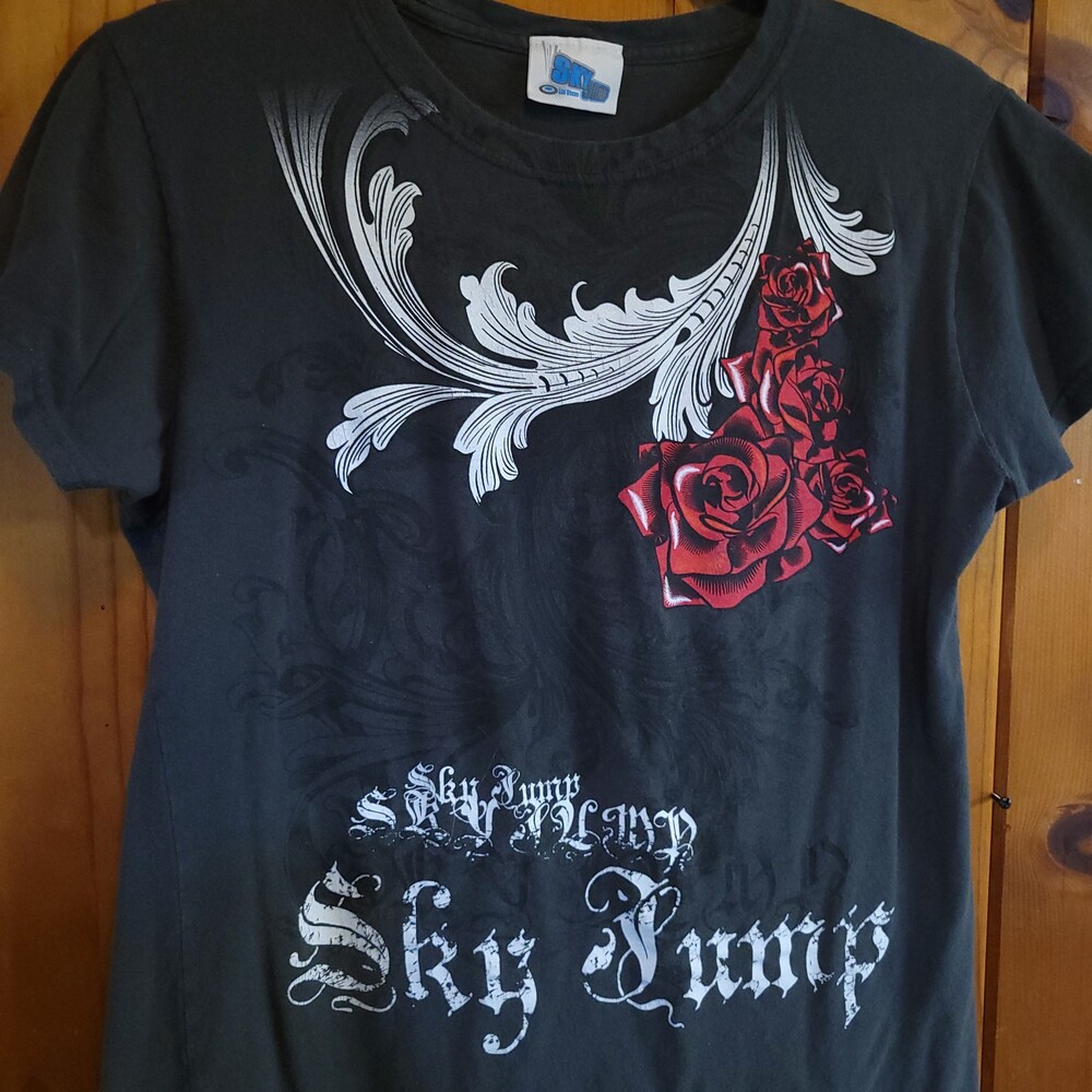 Y2k Sky Jump XL baby tee cyber mall goth Black Short Sleeve T-Shirt Red Rose